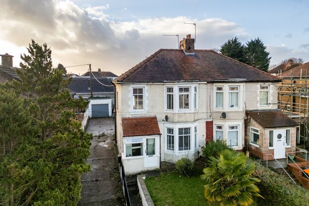 Glasllwch Crescent, Newport